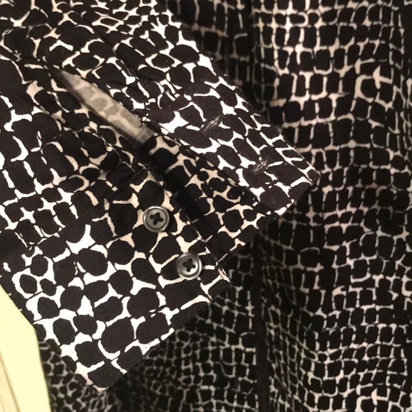 *CLEAR-OUT 3/18*APT. 9 ANIMAL PRINT BUTTONDOWN - Picture 3 of 6